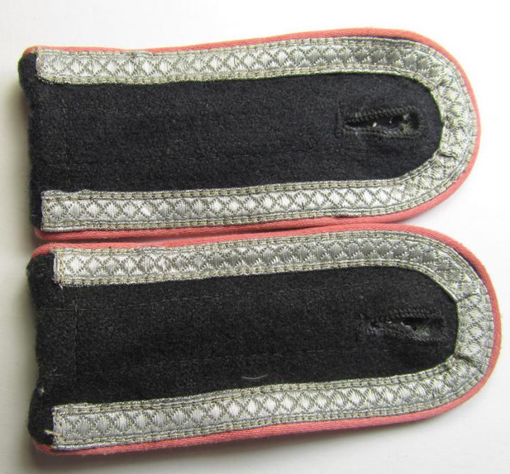 M44-pattern shoulderstraps 'Uffz. der Pz-Truppen