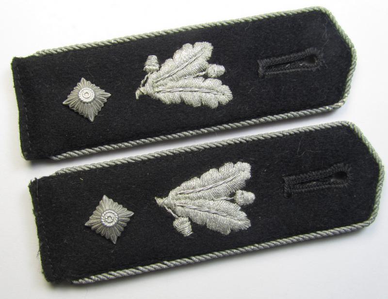 HJ-shoulderboards: 'HJ-Hauptbannführer'