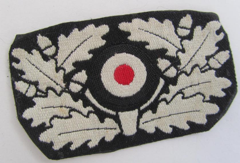 Neat - and scarcely encountered! - early-pattern, WH (Heeres) specific cocarde as was intended for the: 'Panzer'-beret, as executed in so-called: 'BeVo'-weave pattern 