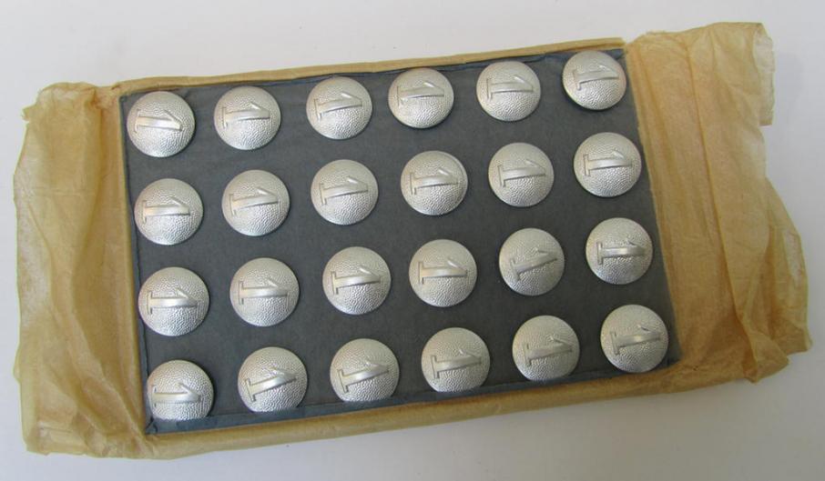 Neat - and/or fully matching! - pair of the desirable, aluminium-based- and/or: 'pebbled'-styled, so-called WH (Heeres-/Luftwaffe) regimental- ie. company shoulderstrap-buttons numbered: '1', all identically marked: 'Extra Fein' on their backs