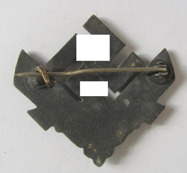 Neat - and fairly scarcely encountered! - lapel-pin ie. 'brooch', as was intended for a female member within the: 'Reichsarbeitsdienst der weiblichen Jugend' (or RADwJ), being a so-called: 'Brosche für Kriegshilfsdienst'