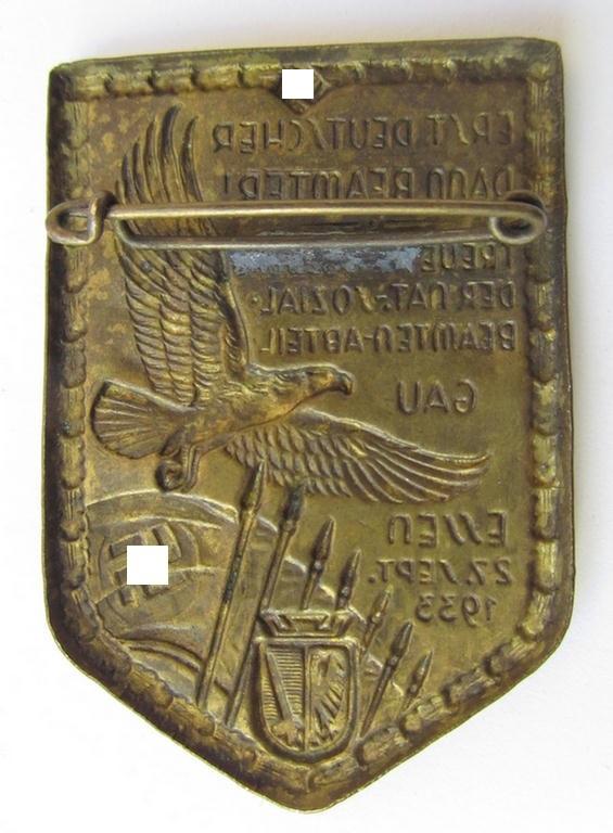 Neat, commemorative-, tin-based- and/or: golden-bronze-coloured - N.S.D.A.P.- related 'tinnie', depicting an eagle- ie. swastika-sign showing the text: 'Treue-Kundgebung der Nat.-Sozial.-Beamten-Abteil. - Gau Essen - 27. Sept.1933'