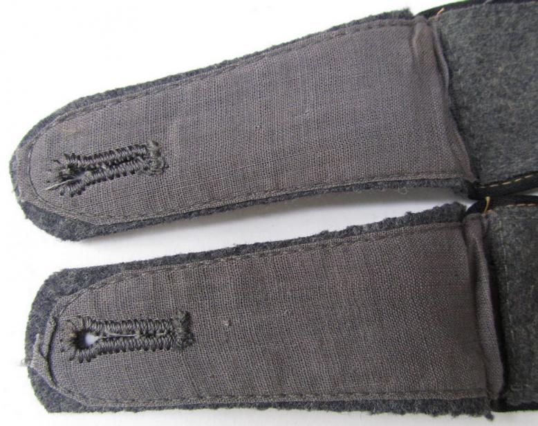 Attractive - and/or fully matching! - pair of later-war-period, WH (Luftwaffe), enlisted-mens'-type shoulderstraps, as was intended for a: 'Soldat eines Bau- o. Pioniere-Abteilungs o. Regiments'