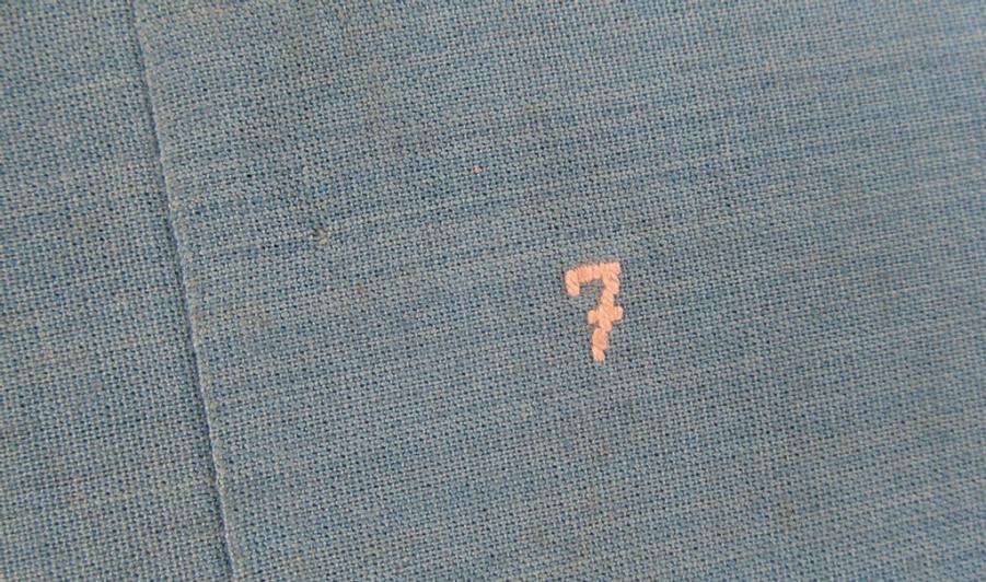 Light-blue-coloured so-called: RLB (or: 'Reichsluftschutzbund') 'Feldscher'- (ie. 'Sanitäter') armband depicting the typical white-coloured cross and showing an interwoven size-(unit-?) designation (that reads: '7')