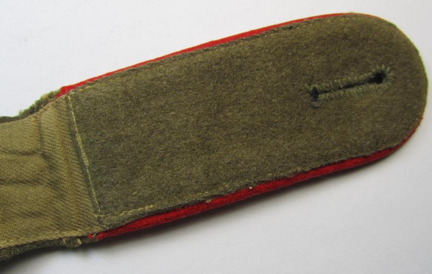 Superb - albeit regrettably single but nevertheless rarely encountered! - early-pattern, WH (Heeres) 'tropical' ie. truly 'DAK'-related, enlisted-mens'-type shoulderstrap, as was intended for a: 'Soldat der Artillerie-Truppen'