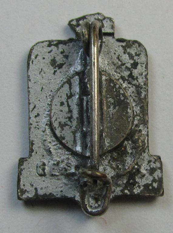 Membership-lapel-pin as was intended to signify membership within the: 'Reichsverband Deutscher Kleintierzüchter' (ie. 'R.D.Kl.') being a non-maker-marked example that shows a: 'Ges.Gesch.'-patent-pending-designation