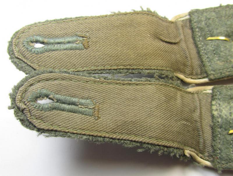 Superb - and/or fully matching! - pair of WH (Heeres), mid-war-period so-called: 'M43'-styled, NCO-type 'cyphered' shoulderstraps as was intended for usage by a: 'Feldwebel der Infanterie-Truppen u. Mitglied einer Unteroffiziersschule'