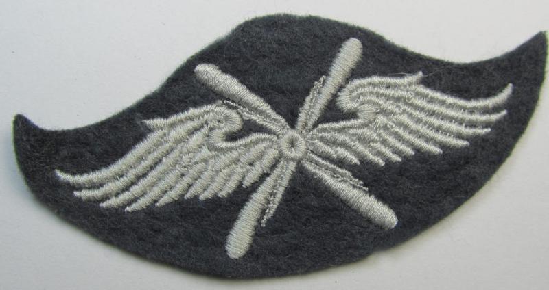 Machine-embroidered, WH (Luftwaffe) trade- ie. special-career-patch as was specifically intended for: 'Fliegendes Personal' and that comes in a possibly issued- albeit 'virtually mint' and/or never tunic-attached, condition