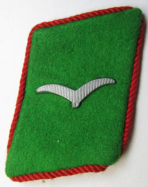 Attractive - regrettably single but nevertheless fairly scarcely encountered! - bright-green-coloured and/or bright-red piped, WH (Luftwaffe) collar-patch as was intended for usage by a: 'Soldat der Felddivisionen'