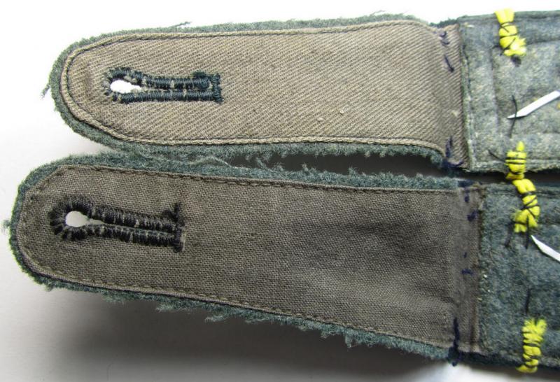 Attractive - and/or fully matching! - pair of WH (Heeres), 'M36'-pattern (pointed-styled) and 'cyphered' NCO-type shoulderstraps for a: 'Feldwebel u. Mitglied einer Heeres Kriegsschule'
