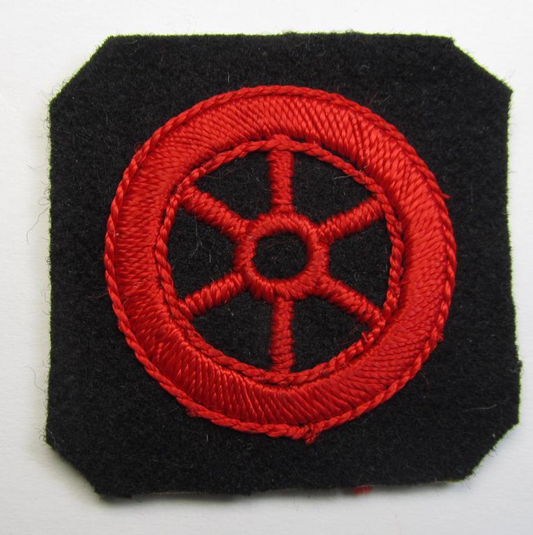 Attractive - and presumably Dutch-produced - example of an early-pattern and neatly hand-embroidered WA- (or: 'Weerafdelingen'-) related 'Motor WA'-breast-badge (ie. in Dutch language 'Dienstonderscheidingsteken der Motor-WA')