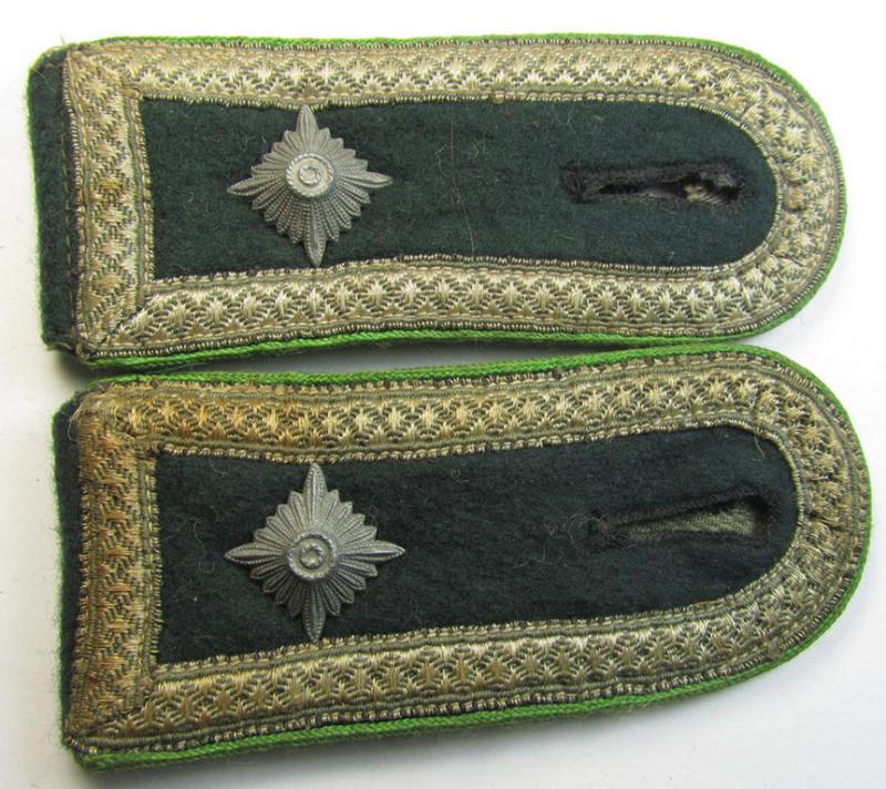 Superb - and fully matching! - pair of WH (Heeres) NCO-type (ie. 'M36-/M40'-pattern- and 'rounded styled-') shoulderstraps as was intended for usage by an: 'Feldwebel eines Panzer-Grenadier Rgts.'