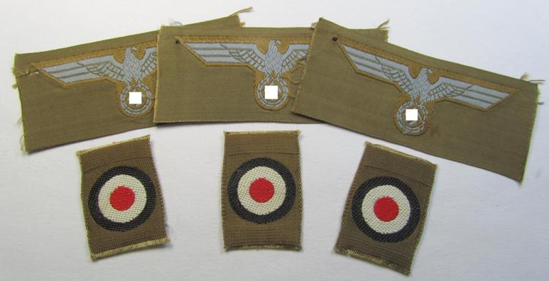 Superb - and rarely encountered! - WH (Heeres ie. 'tropical-issue'-) cap-eagle and cocarde-set (being a 'virtually mint- ie. unissued' set as executed in bluish-grey-coloured linnen on a tan-brownish-coloured background)