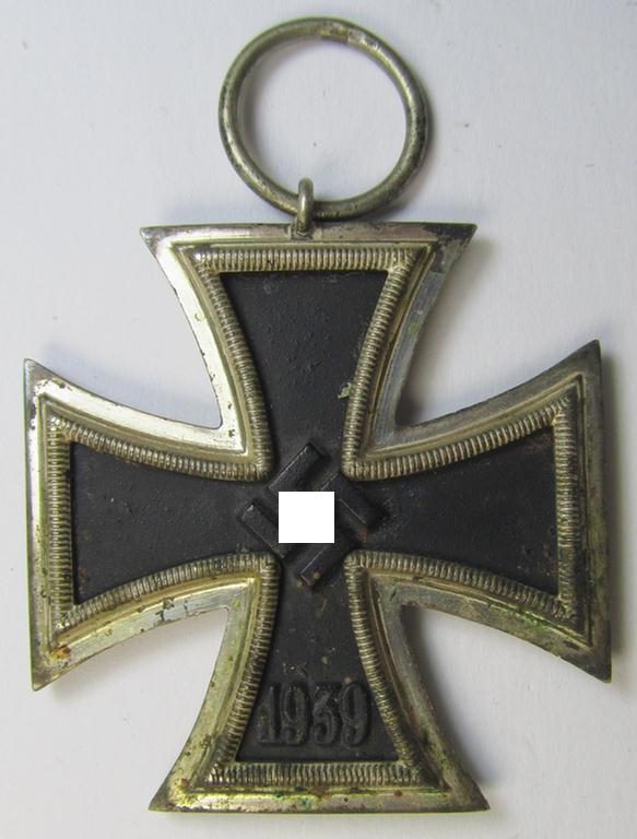 'Eisernes Kreuz II. Klasse' being a - by me - unidentified and non-maker-marked example that comes together with its original (shortened) ribbon (ie. 'Bandabschnitt') as recently found