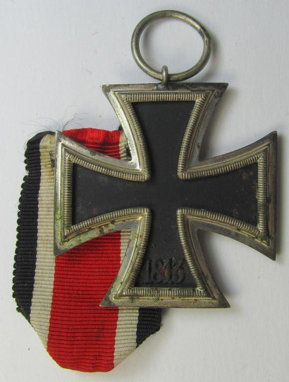 'Eisernes Kreuz II. Klasse' being a - by me - unidentified and non-maker-marked example that comes together with its original (shortened) ribbon (ie. 'Bandabschnitt') as recently found