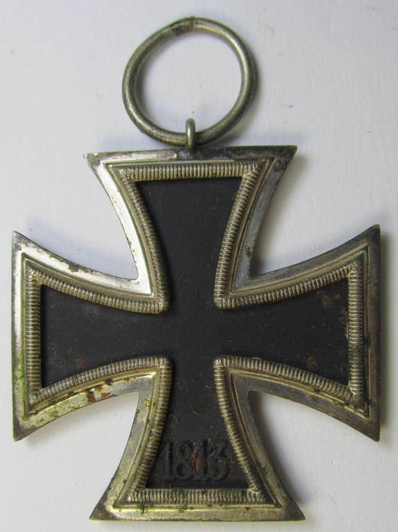 'Eisernes Kreuz II. Klasse' being a - by me - unidentified and non-maker-marked example that comes together with its original (shortened) ribbon (ie. 'Bandabschnitt') as recently found