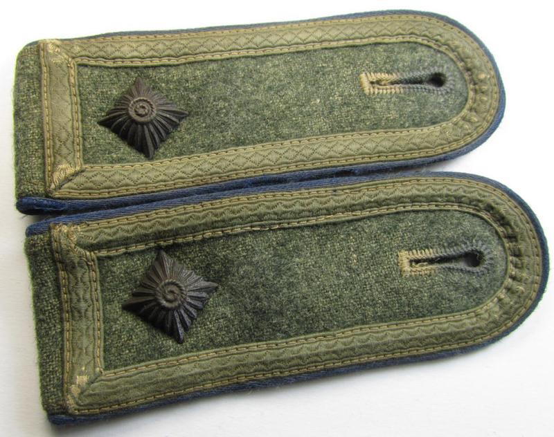 Superb - fully matching and scarcely found! - pair of WH (Heeres) - I deem - mid-war-period- (ie. 'M41/M43'-pattern) NCO-type shoulderstraps as was intended for usage by a: 'Feldwebel einer Sanitäts-Abteilungs'