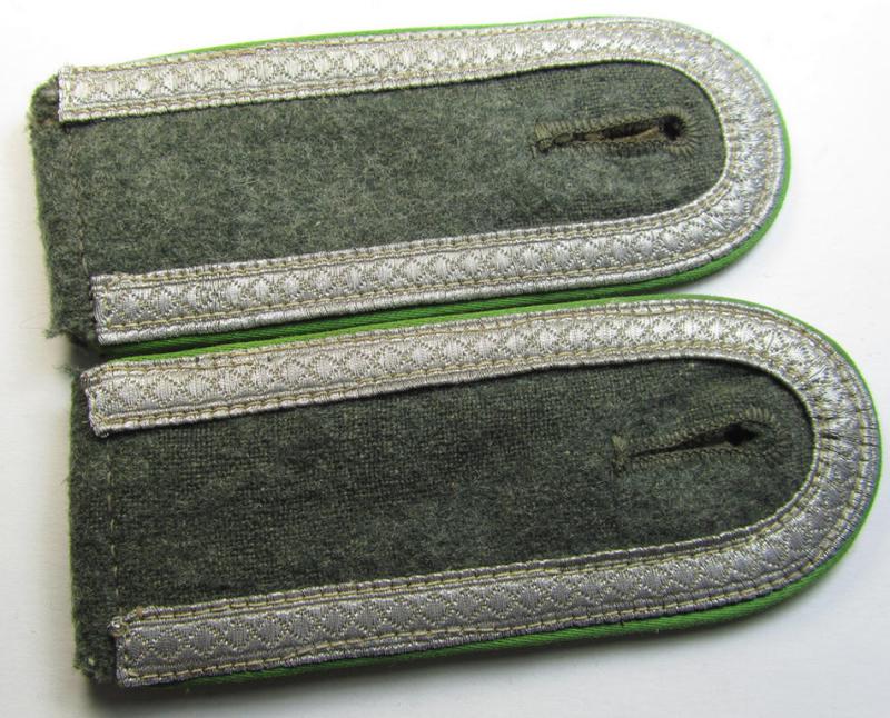 Attractive - fully matching and truly scarcely found! - pair of WH (Heeres) - I deem - mid-war-period- (ie. 'M43'-pattern-) NCO-type shoulderstraps as was intended for usage by an: 'Unteroffizier der Panzer-Grenadier-Truppen'