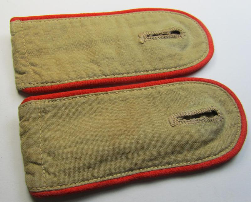 Superb - and/or fully matching! - pair of WH (Luftwaffe) 'tropical-styled', enlisted-mens'-type shoulderstraps (as was specifically intended for usage on the tropical-shirts ie. tunics) as was intended for a: 'Soldat der Flak-Artillerie-Truppen'