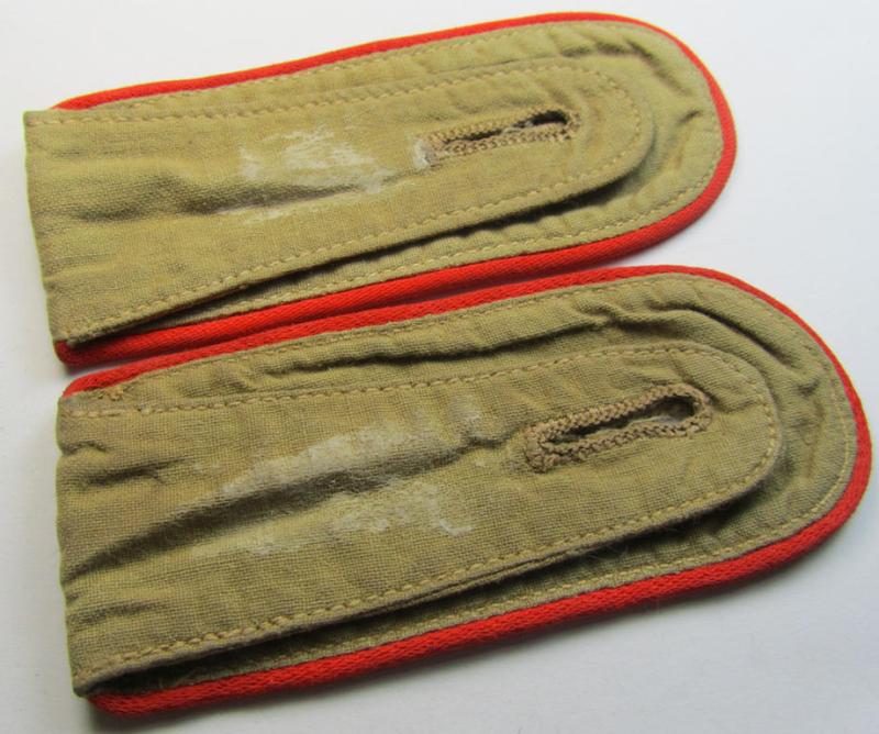 Superb - and/or fully matching! - pair of WH (Luftwaffe) 'tropical-styled', enlisted-mens'-type shoulderstraps (as was specifically intended for usage on the tropical-shirts ie. tunics) as was intended for a: 'Soldat der Flak-Artillerie-Truppen'