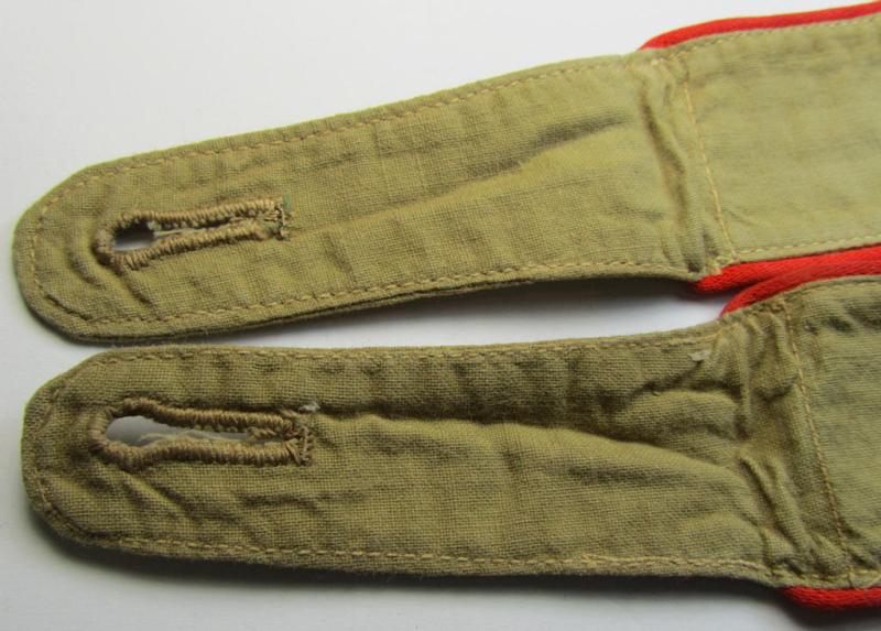 Superb - and/or fully matching! - pair of WH (Luftwaffe) 'tropical-styled', enlisted-mens'-type shoulderstraps (as was specifically intended for usage on the tropical-shirts ie. tunics) as was intended for a: 'Soldat der Flak-Artillerie-Truppen'