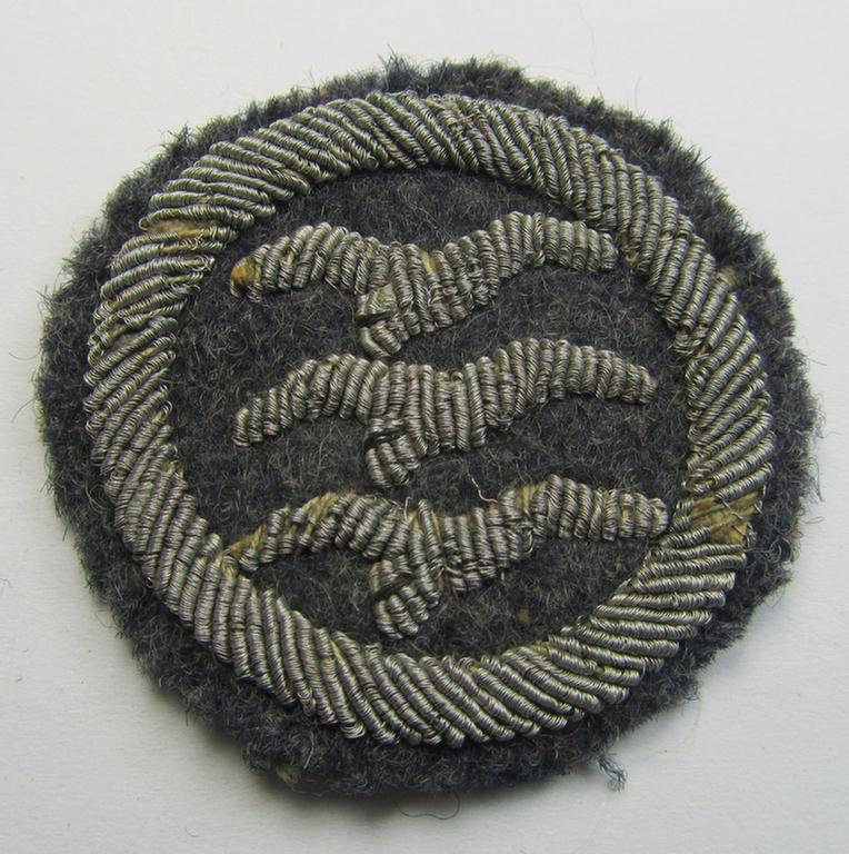 Attractive - and neatly hand-embroidered! - example of a: DLV (ie. 'Deutscher Luftsportsverband'-) related so-called: 'Segelflieger-C-Abzeichen' (being a very detailed- and quality-produced example)