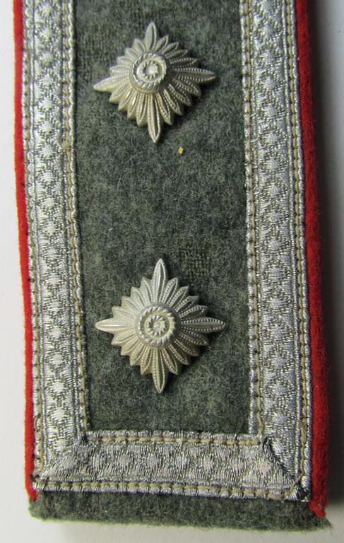 Single - I deem early- ie. mid-war-period - WH (Heeres) so-called: 'M40'-(ie. 'M43'-) pattern, NCO-type shoulderstrap as was intended for - and with certainty worn by! - an: 'Oberwachtmeister eines (Sturm)Artillerie-Regiments'