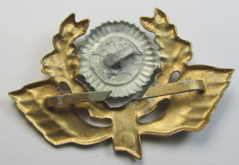 Superb - and extremely rarely seen! - first-pattern, officers'- (ie. NCO-) pattern BZP (ie. 'Bahnschutz-Polizei') visor-cap-cocarde (ie. 'Kokarde für Schirmmütze des BZP') as executed in bright-golden-toned- and/or aluminium-based metal