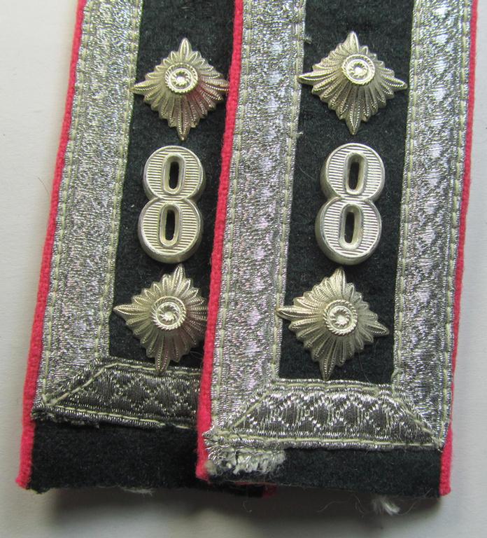 Attractive - and fully matching! - pair of WH (Heeres), early-war-period- (ie. 'M36'- ie. 'M40'-pattern, 'tailor-made') NCO-type shoulderstraps as was intended for an: 'Oberfeldwebel der Veterinär-Truppen o. Stab der 8. Division'