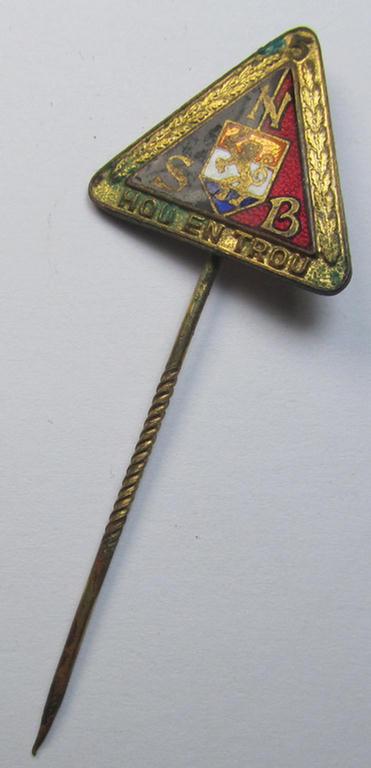 Attractive - and not that easily encountered! - Dutch NSB-party-related-, so-called: 'Vijfjaren Draagteeken' (or: five-years membership-pin) showing a period-engraved bearers'-number (ie. 'Stamboeknummer') that reads: '19869'