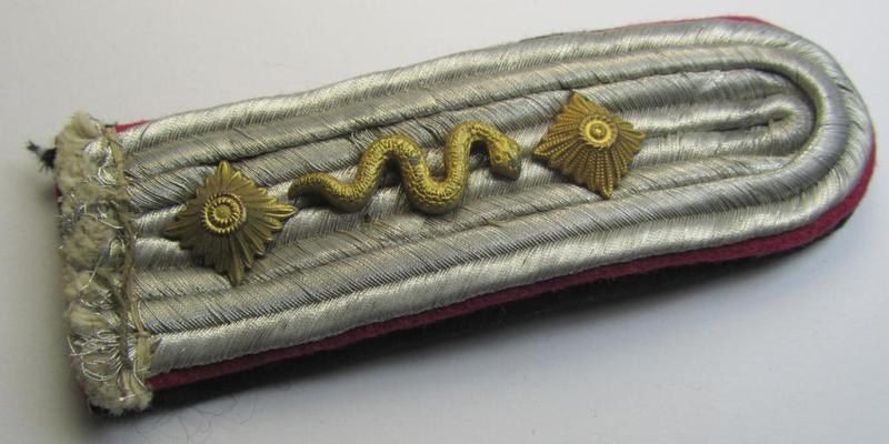 Superb - neatly 'cyphered' albeit regrettably single! - Waffen-SS, officers'-pattern shoulderboard as was intended for usage by a: 'Hauptsturmführer der SS-Veterinär-Truppen'