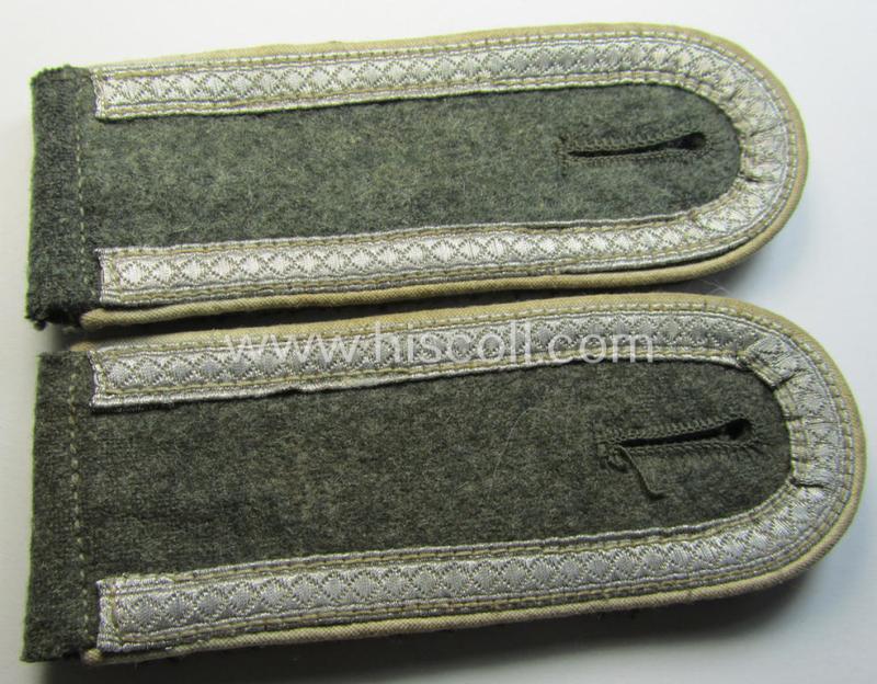 Attractive - and fully matching! - pair of WH (Heeres), early- (ie. mid-) war-period- (ie. 'M41/M43'-) -pattern, NCO-type shoulderstraps as piped in the white-coloured branchcolour as was intended for an: 'Uffz. eines Infanterie-Regiments'