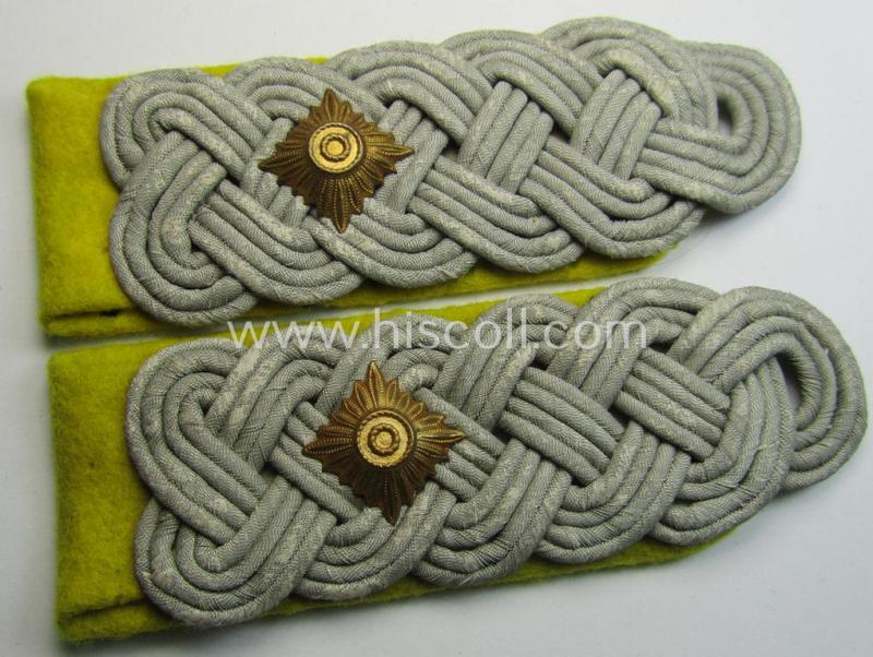 Attractive - and fully matching! - pair of WH (Heeres) neatly 'cyphered', officers'-pattern shoulderboards as piped in bright-yellow as was intended for an: 'Oberstleutnant eines Nachrichten-Abteilungs'