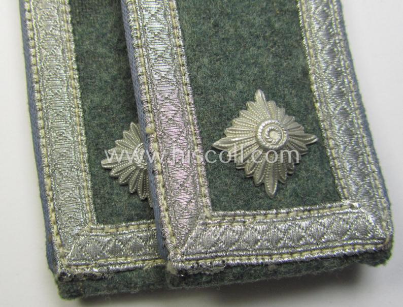 Attractive - and fully matching! - pair of WH (Heeres), early- (ie. mid-) war-period- (ie. 'M41/M43'-) -pattern, NCO-type shoulderstraps as piped in the light-blue-coloured branchcolour as was intended for a: 'Feldwebel einer Nachschub-Abteilungs'