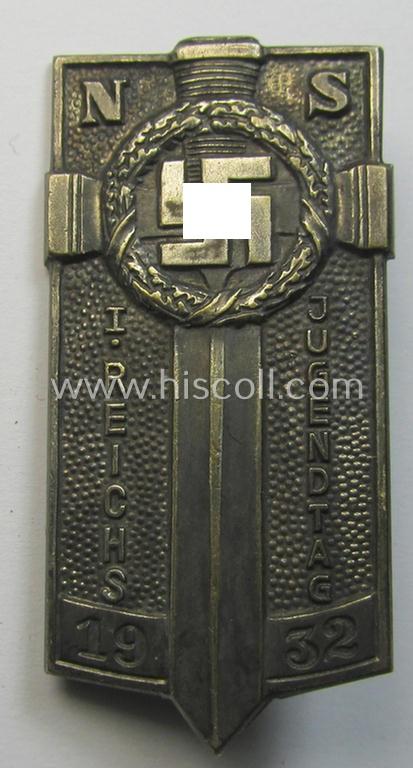 Attractive - and actually scarcely encountered! - early-period, HJ- (ie. N.S.D.A.P.-) related day-badge (ie. 'tinnie' or: 'Veranstaltungsabzeichen') as was issued to commemorate the: 'I. N.S.-Reichsjugendtag 1932'