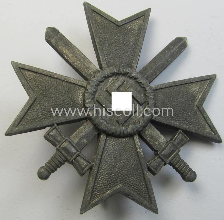 Attractive 'Kriegsverdienstkreuz 1. Klasse mit Schwerter' (being a maker- ie. 'L/13'- (ie. by: 'Paul Meybauer'-) marked specimen that is executed in silverish-grey-coloured and/or zinc-based metal (ie. 'Feinzink')