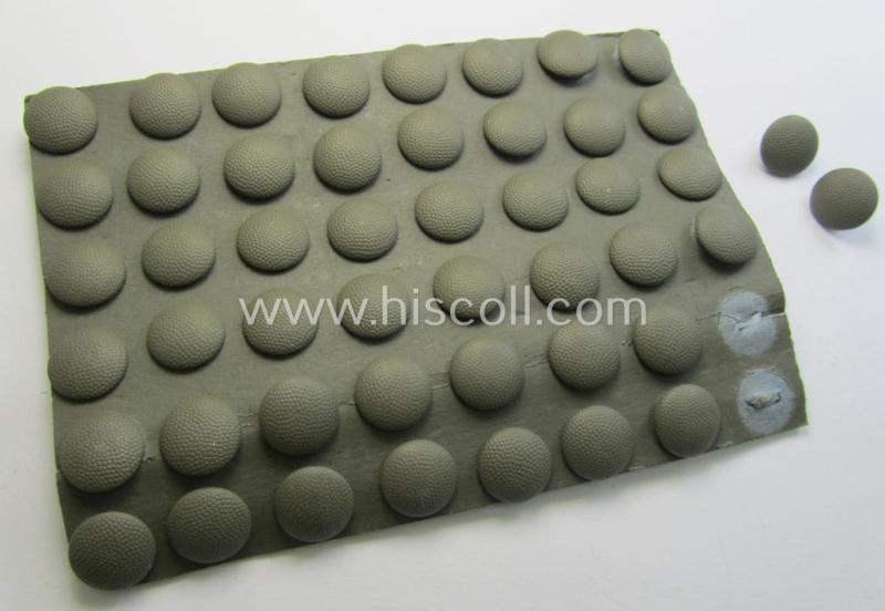 Interesting - and truly hard to find! - field-grey-coloured, WH (Heeres, Waffen-SS etc.) field-cap-buttons (ie. 'Knöpfe für Einheits-Feldmützen') being neatly maker-marked examples that come in a 'mint- ie. unissued', condition