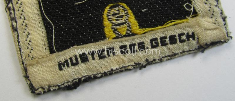 Superb - very unusual and only twice before encountered! - linnen-based- and/or: 'BeVo'-woven (smaller!) cloth-based sportshirt-patch depicting a capital: 'H' and 'U'-character as intended for usage by students of the: 'Universität Heidelberg'