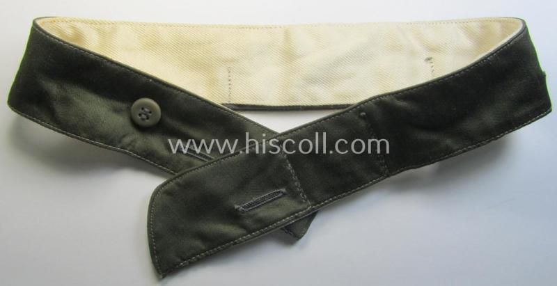 Superb, WH (Heeres o. Waffen-SS) greenish-coloured- and/or 'standard-issue'-pattern so-called: 'Kragenbinde' (or: uniform inner-collar) being a regular-issued and/or maker-marked example that comes in a hardly used- ie. worn-, condition