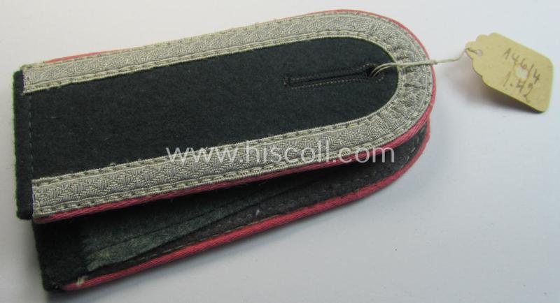 Superb - 'virtually mint' and fully matching! - pair of WH (Heeres), mid-war-period- (ie. 'M36'- ie. 'M40'-pattern- and typically 'tailor-made') NCO-type shoulderstraps as was intended for an: 'Unteroffizier der Pz- o. Pz-Jäger-Truppen'