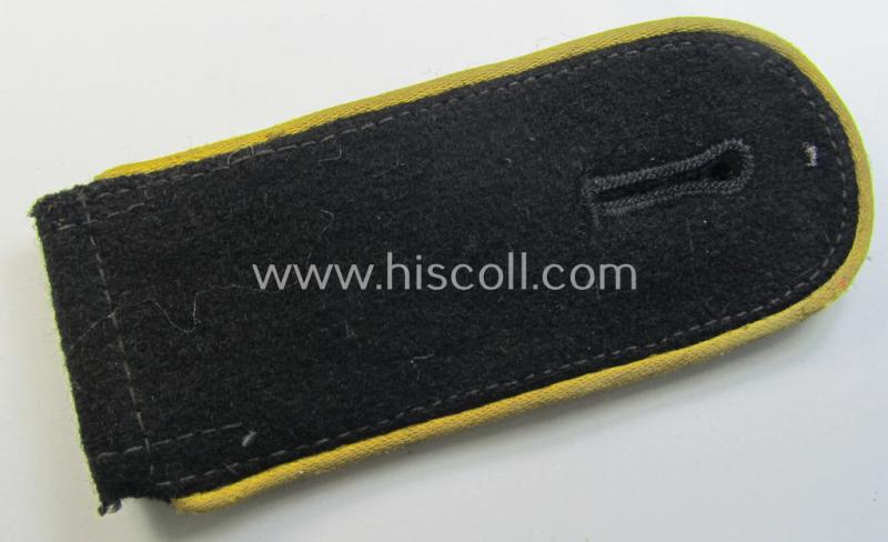 Single, WH (Heeres), I deem mid- (ie. later-war-)period, EM-type shoulderstrap (as was specifically used on the black-coloured 'wrap-around'-tunics) as was intended for usage by a: 'Soldat der Panzer-Nachrichten-Truppen'