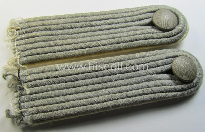 Attractive - and fully matching! - pair of WH (Heeres) officers'-type shoulderboards as was intended for - and clearly used by! - a: 'Leutnant eines Infanterie-Regiments'