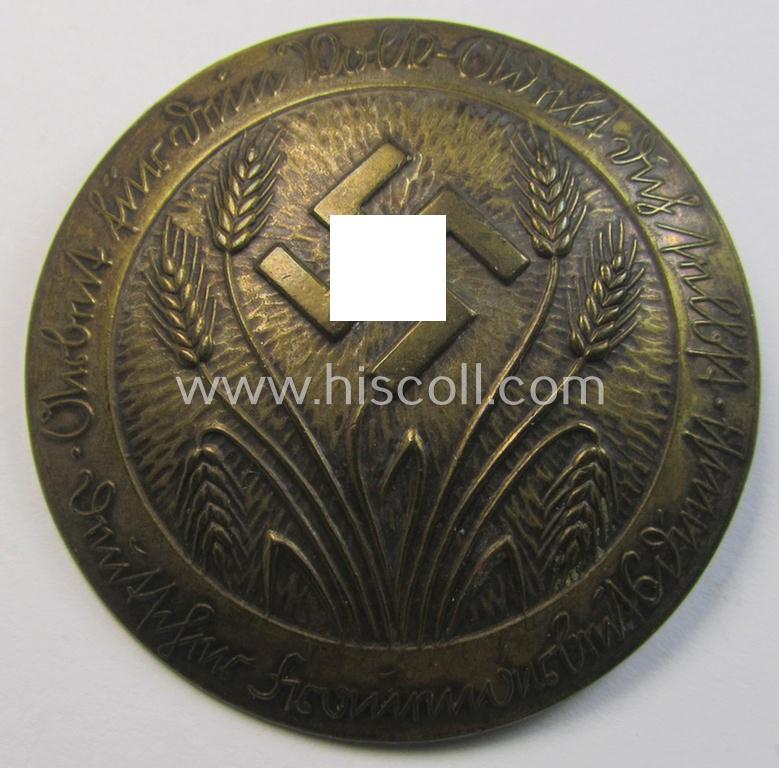 Attractive, 'Deutscher Frauenarbeitsdienst' (or: womens'-labour-service) so-called: 'Dienstbrosche' being a non-maker-marked example as was executed in golden-bronze-toned 'Buntmetall' and bearing a unique serial-number ('49601')