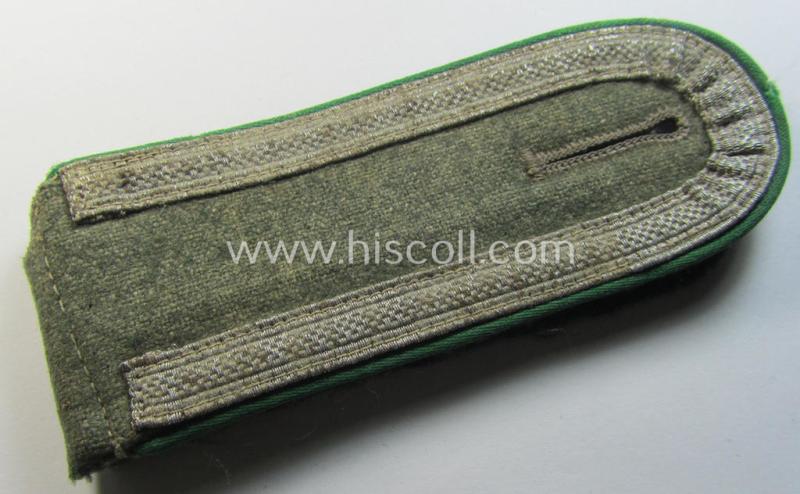 Single - but nevertheless scarcely seen! - WH (Heeres) NCO-type shoulderstrap as was piped in the darker-green branchcolour as was intended for an: 'Unteroffizier' who served within a: 'Jäger- o. Gebirgsjäger-Regiments'