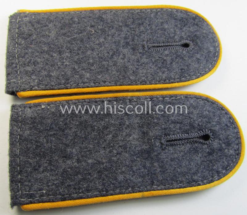 Attractive - and/or fully matching! - pair of WH (Luftwaffe) EM-type shoulderstraps as intended for usage by a: 'Soldat der Flieger- o. Fallschirmjäger-Truppen' and that comes in a hardly used- nor worn, condition
