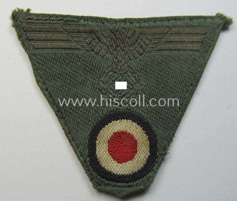 Attractive - and clearly used- ie. cap-removed! - WH (Heeres) EM/NCO-type: 'M43-pattern'-cap-eagle/cocarde (cap-trapezoid or: 'Mützentrapez') that comes in an overall nice- (albeit moderately worn ie. used-), condition