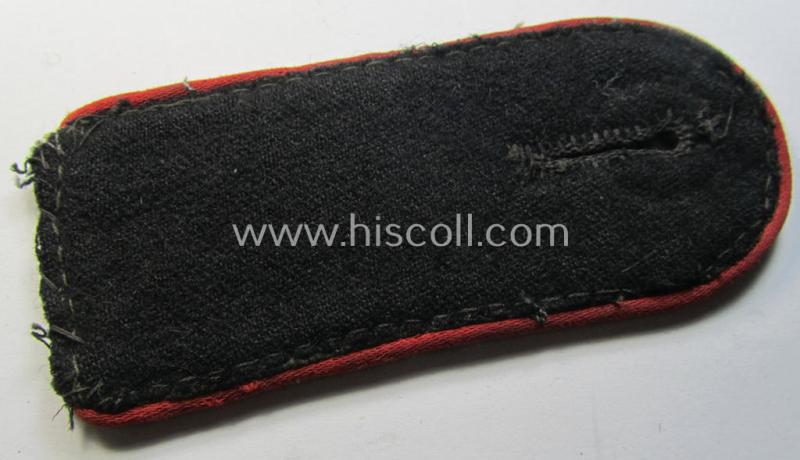 Attractive - albeit regrettably single! - Waffen-SS, enlisted-mens'-type shoulderstrap as was intended for usage by a: 'Soldat' (ie. 'SS-Mann') who served within the: 'Waffen-SS (Sturm)Artillerie-Truppen'