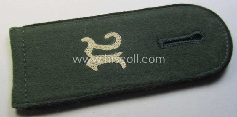 Superb - albeit single! - example of an early-period (ie. 'M36- o. M40'-pattern and rounded-styled) WH (Heeres) 'cyphered', EM-type shoulderstrap as was intended for a: 'Soldat u. Mitglied einer Pionier-Aufklärungs-Abtgs.'