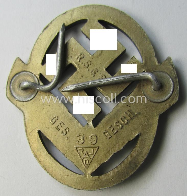 Attractive - and scarcely encountered! - silverish-golden-toned - and I deem aluminium-based - cap-badge (ie. 'Hutabzeichen') as was intended for usage by a female member serving within the: 'Reichsarbeitsdienst der weiblichen Jugend' (or: RADwJ)