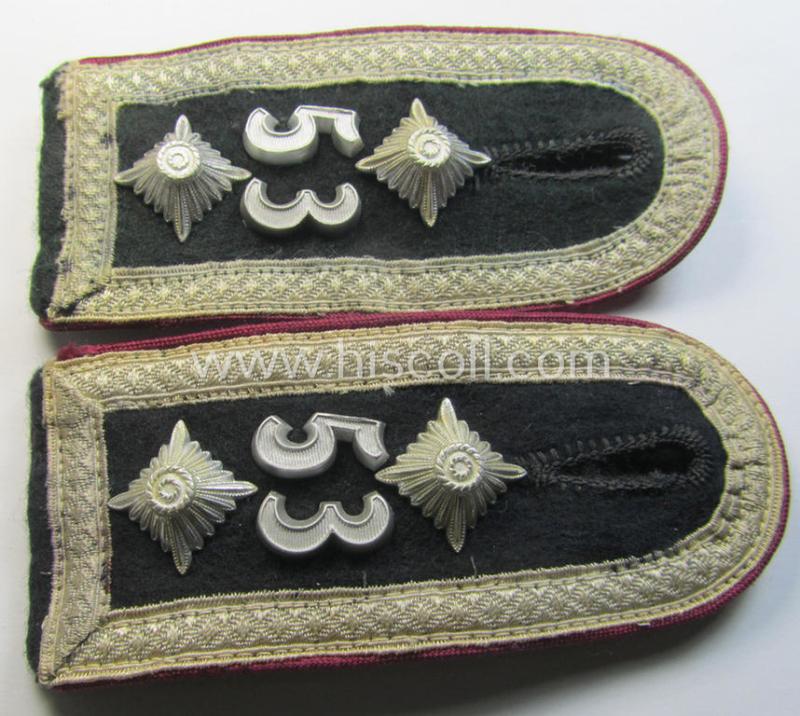 Attractive - and fully matching! - pair of WH (Heeres), early-war-period- (ie. 'M36 o. M40'-pattern) 'cyphered' NCO-type shoulderstraps as was intended for - and worn by! - an: 'Oberfeldwebel des (Nebel)Werfer-Rgts. 53'